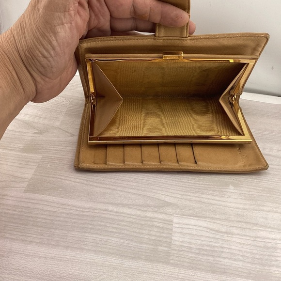 CHANEL Authentic Caviar Shoulder Bag with Gold Chain - Picture 8 of 8